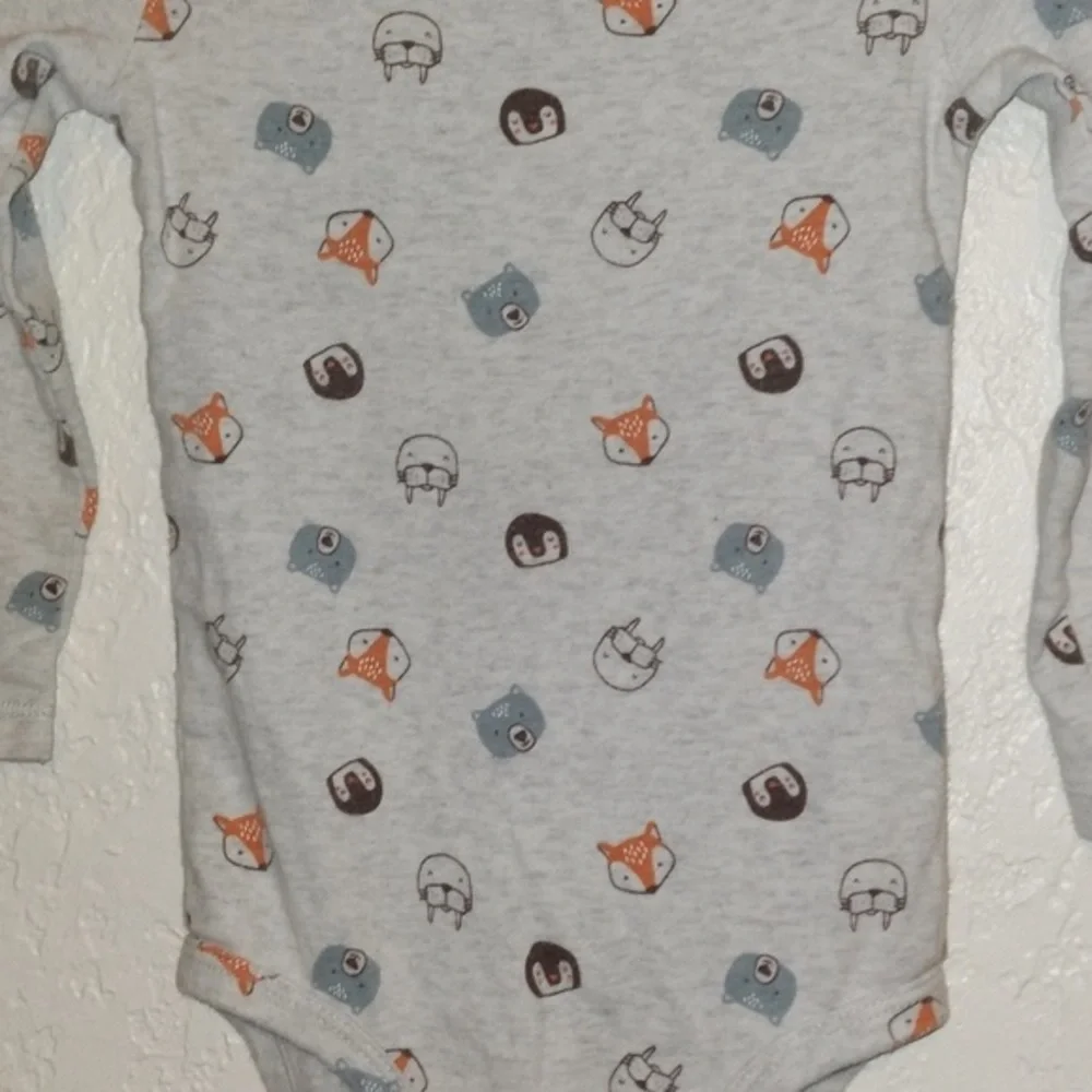 Carter's animals long sleeve grey onsie 24 months - Picture 4 of 5